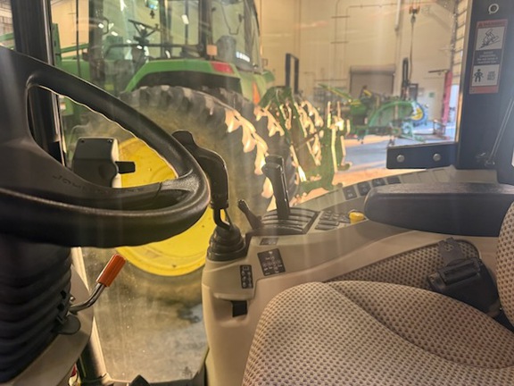 Photo of 2018 John Deere 4066R
