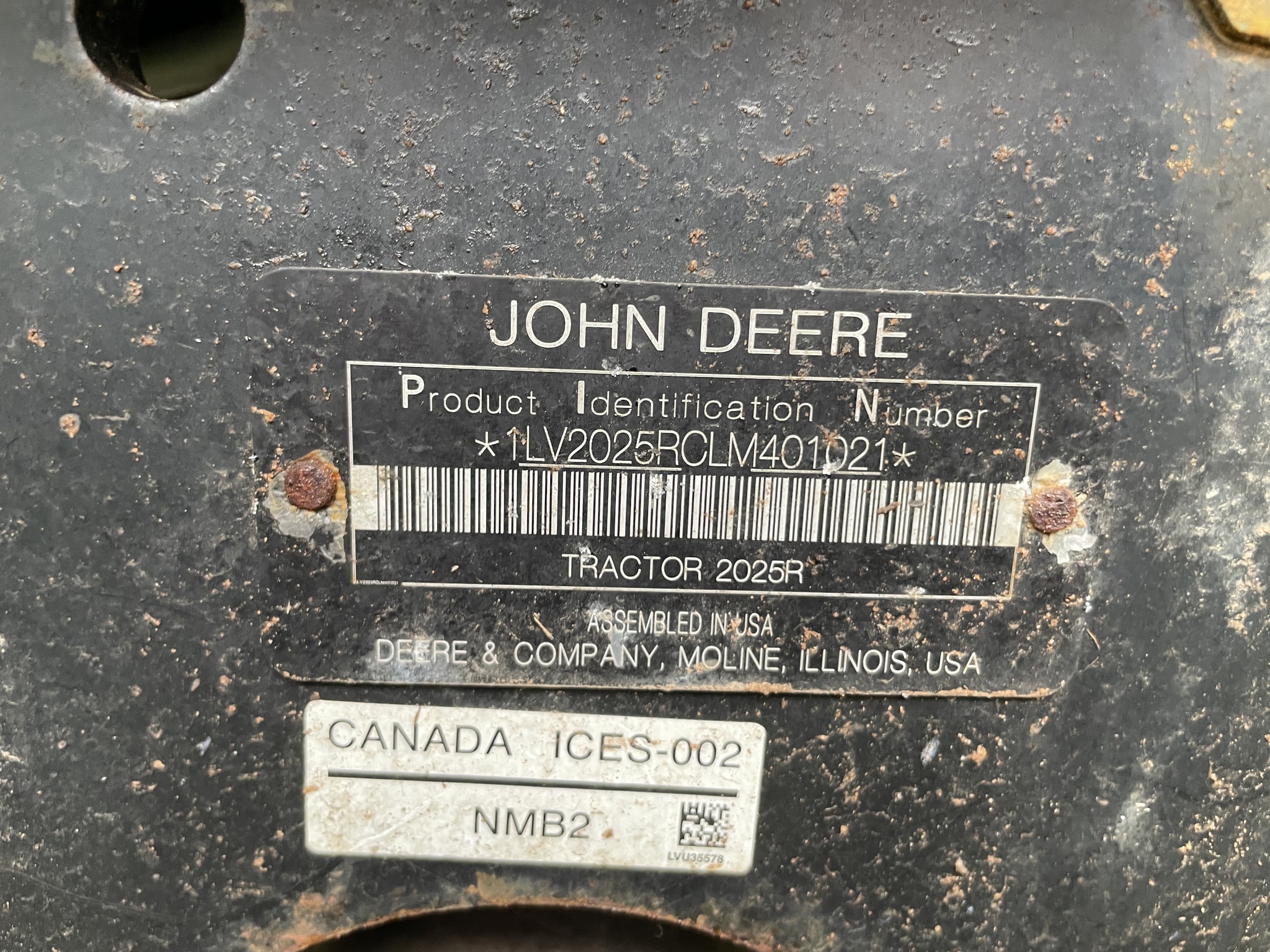 2020 John Deere 2025R Image 11