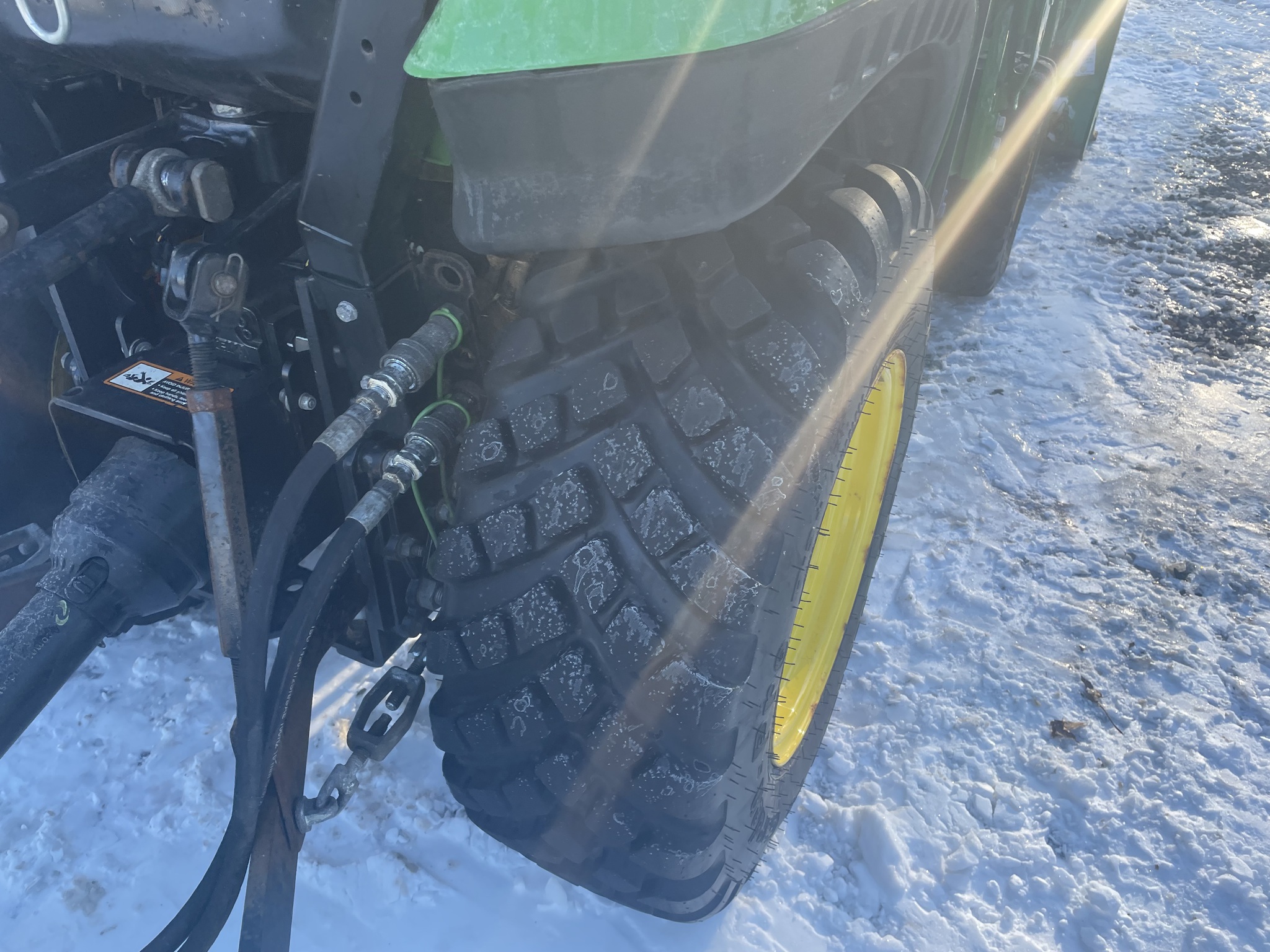 2020 John Deere 2025R Image 7