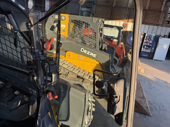 Photo of 2023 John Deere 333G