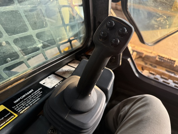 Photo of 2023 John Deere 333G