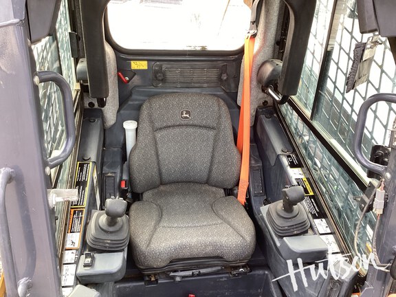 Photo of 2023 John Deere 333G