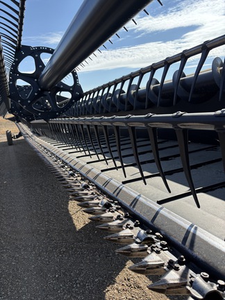 Used 2018 MacDon FD75-45 Combine Platforms at Horizon Ag & Turf in Lloydminster, AB - Photo3