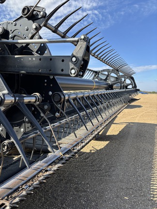 Used 2018 MacDon FD75-45 Combine Platforms at Horizon Ag & Turf in Lloydminster, AB - Photo23