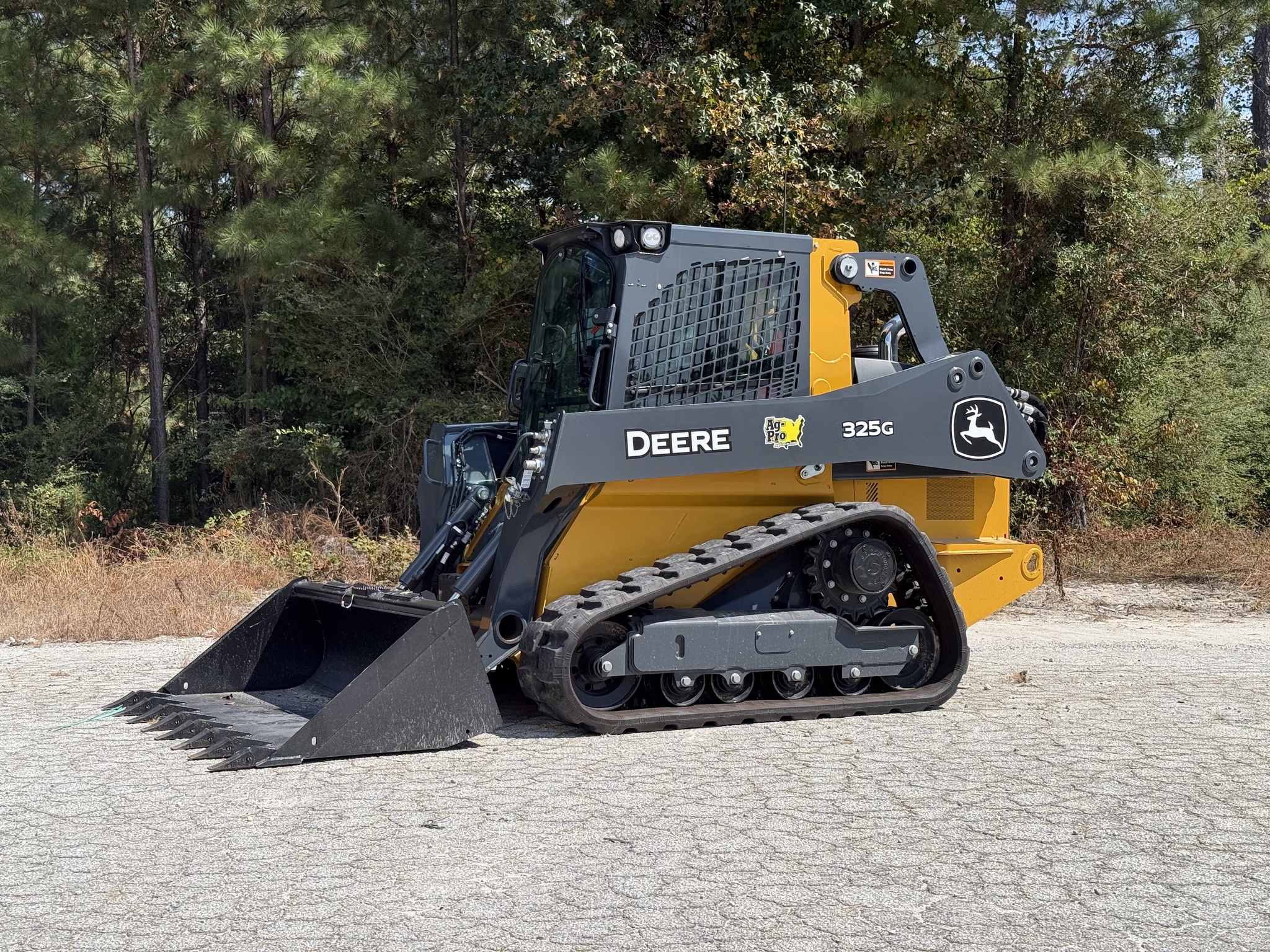 2025 John Deere 325G (HIGH FLOW) Image 3