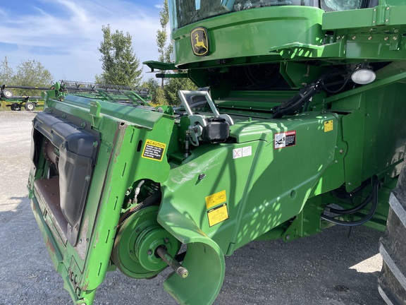 2010 John Deere 9570 STS thumbnail 4