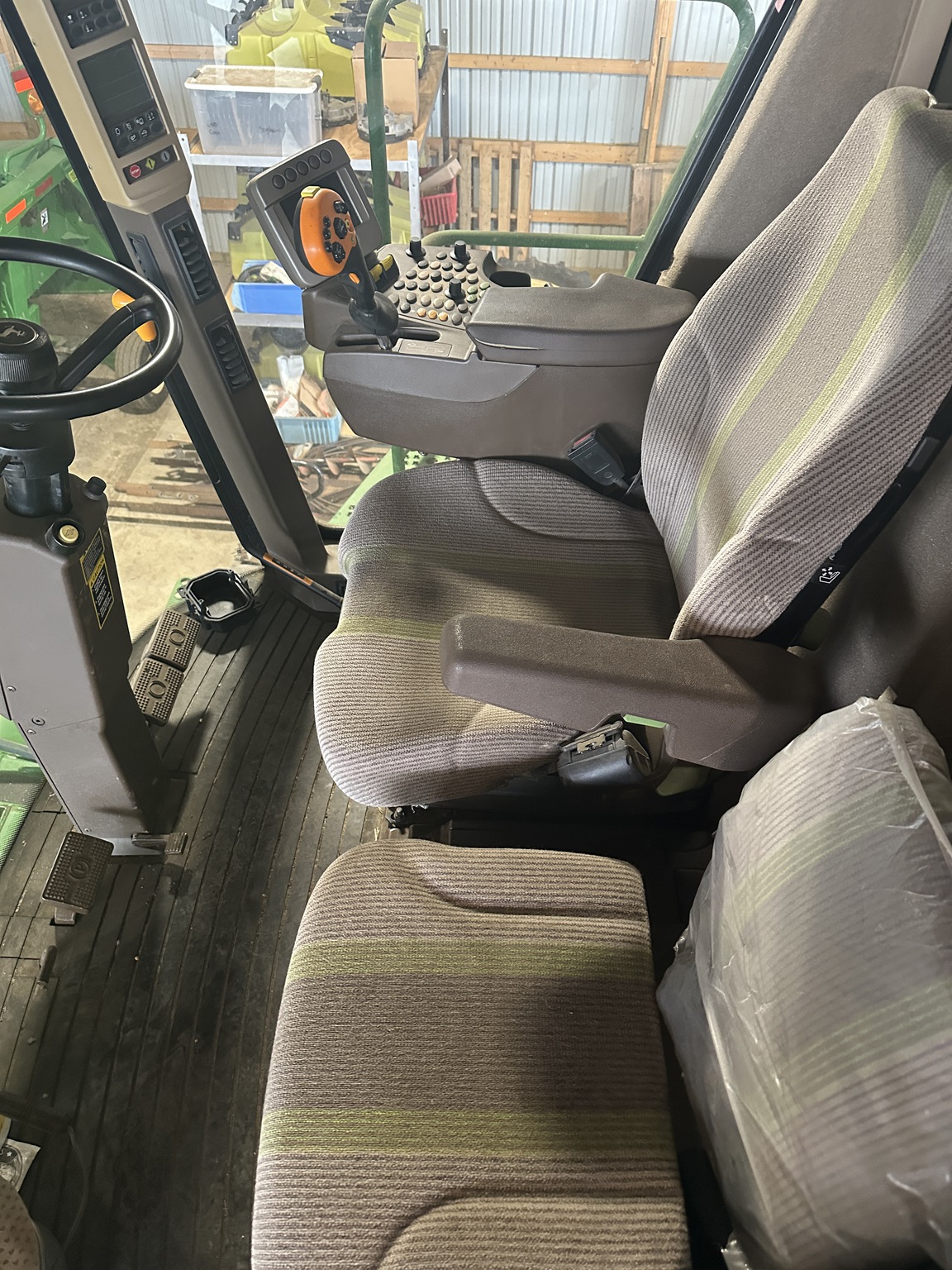 2010 John Deere 9570 STS Image 9