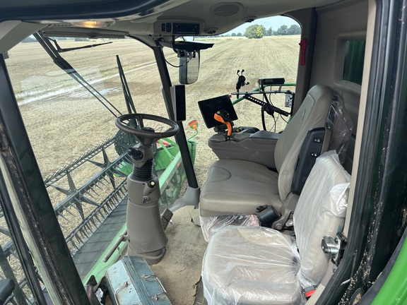Photo of 2024 John Deere S780