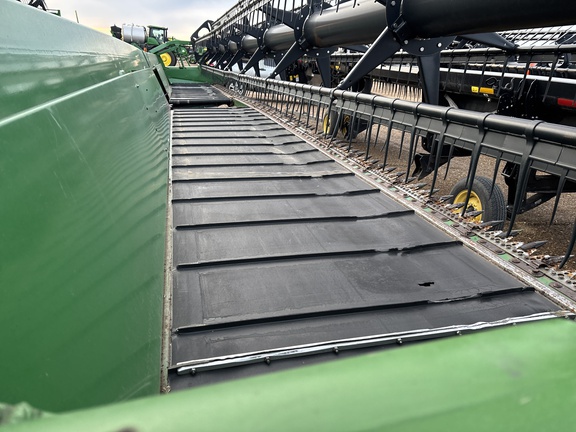 Used 2004 John Deere 936D Combine Platforms at Horizon Ag & Turf in Lloydminster, AB - Photo11