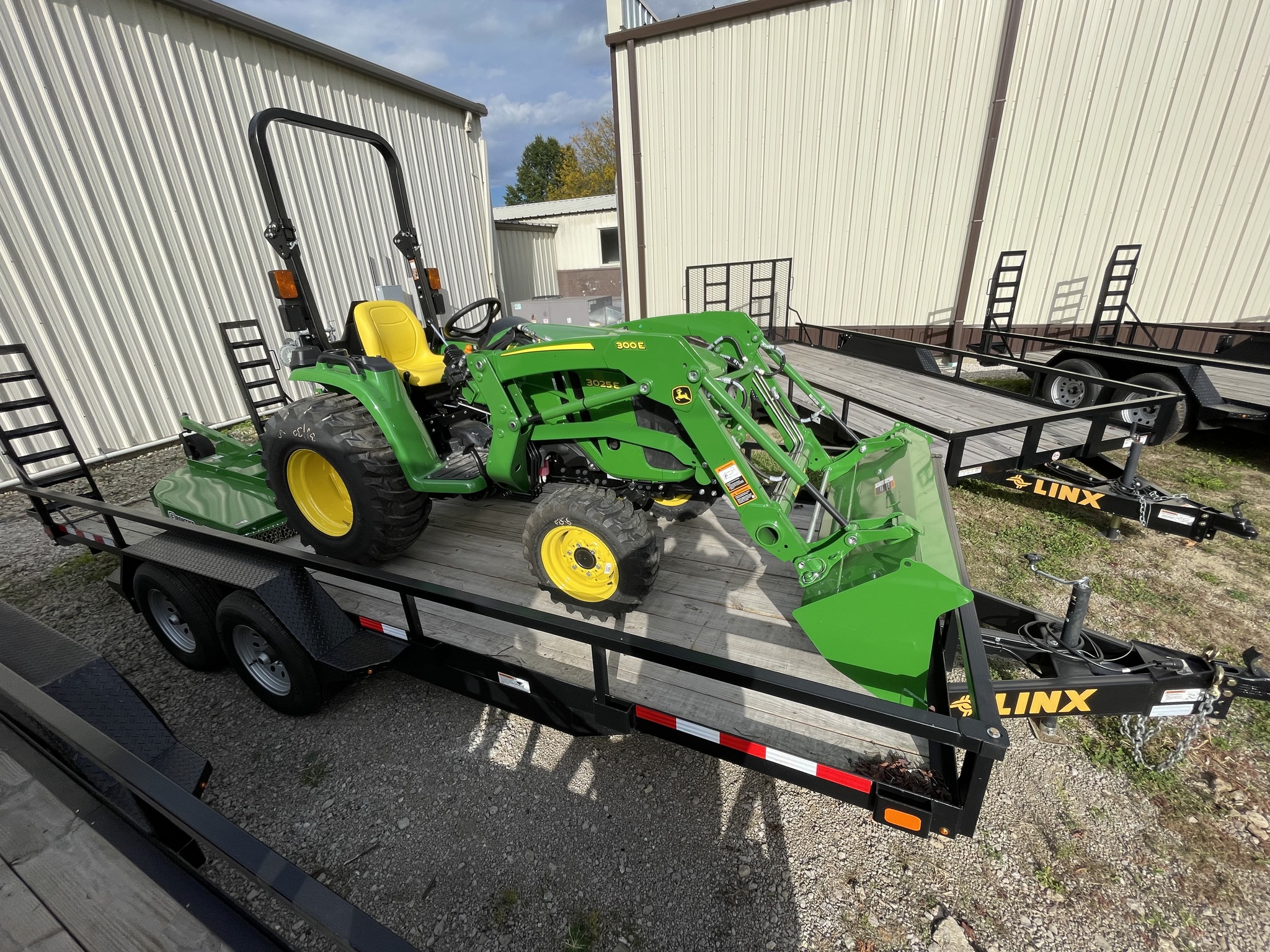 2025 John Deere 3025E Image 5