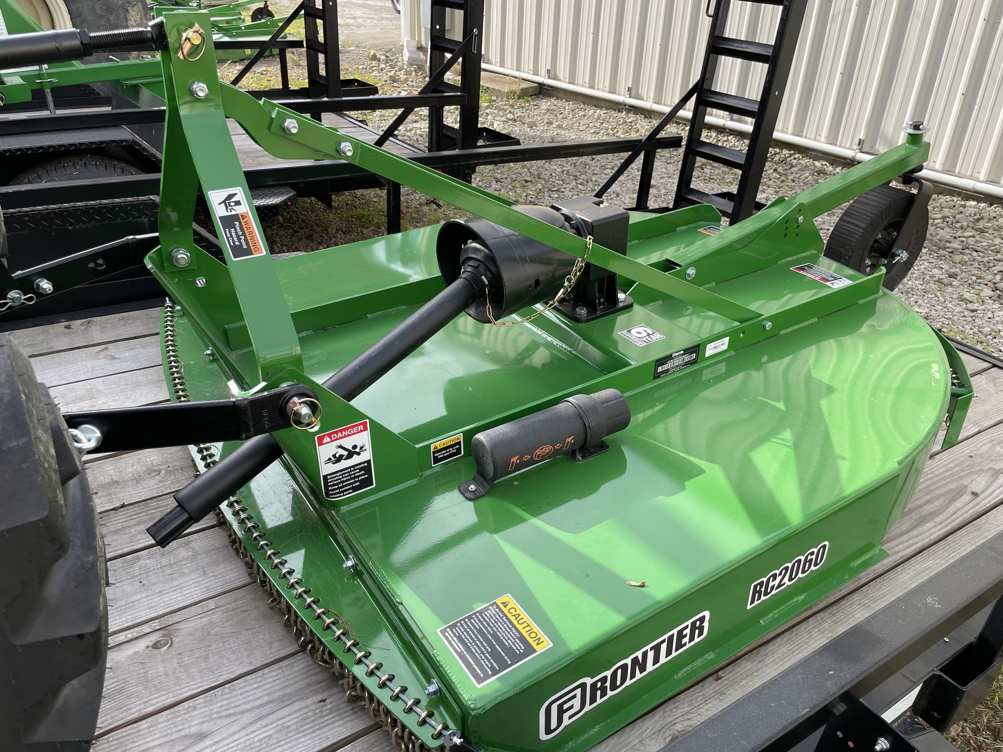 2025 John Deere 3025E Image 8