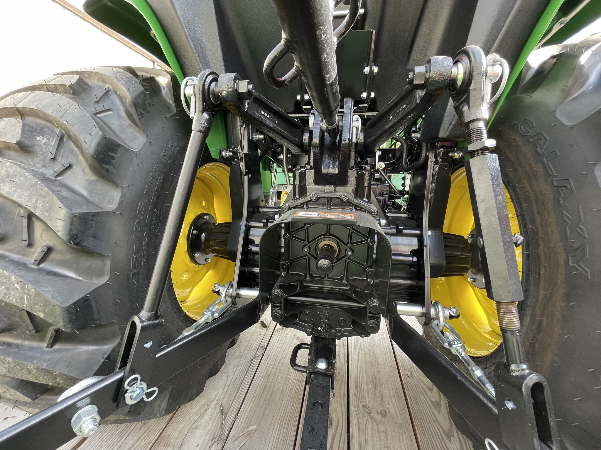 2025 John Deere 3025E Image 11
