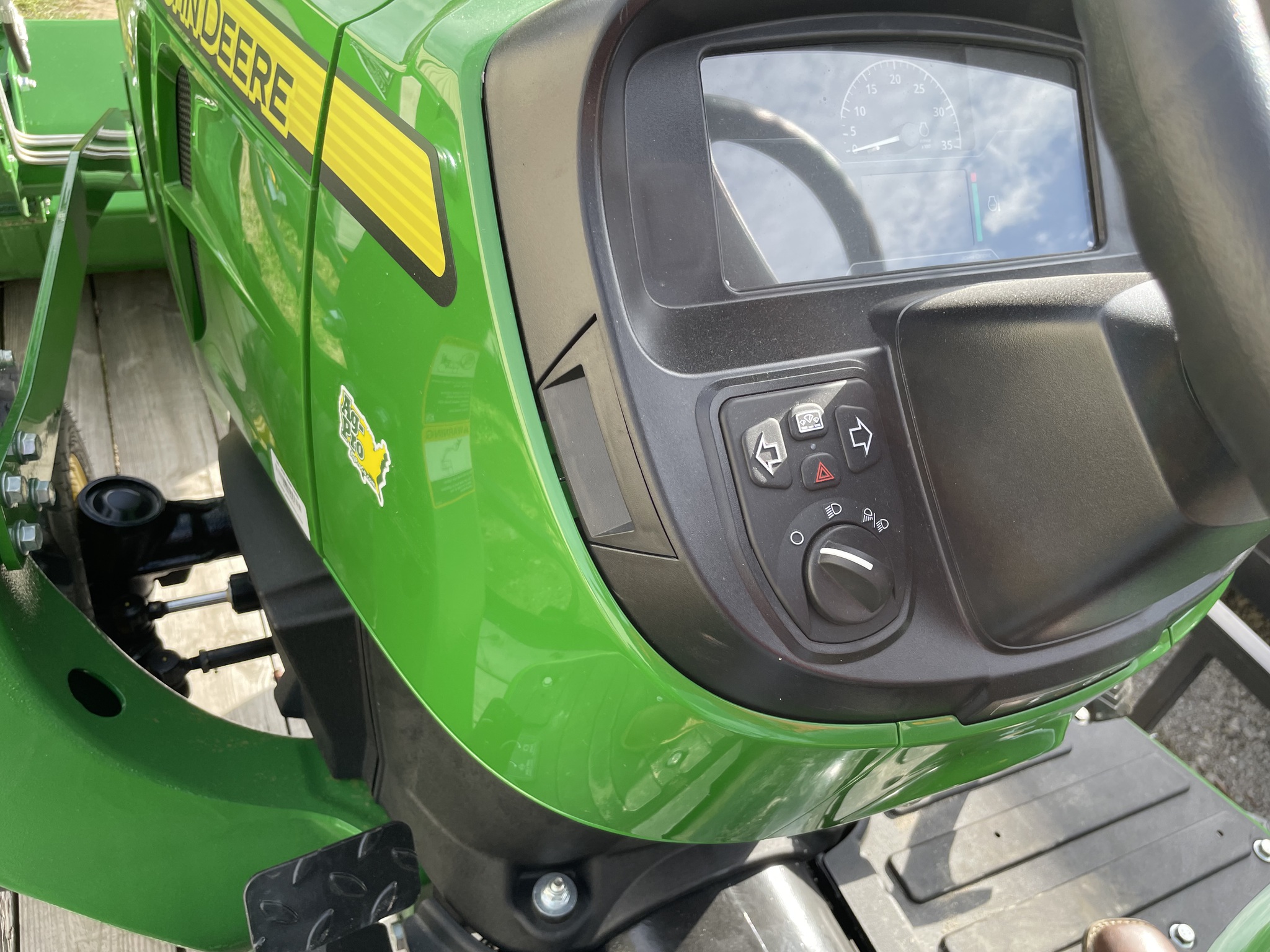 2025 John Deere 3025E Image 18