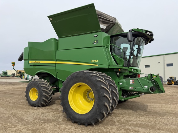  John Deere S790