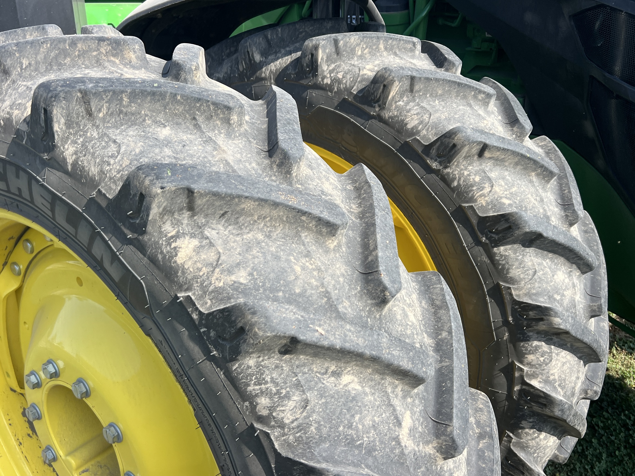 2023 John Deere 8R 370 Image 2