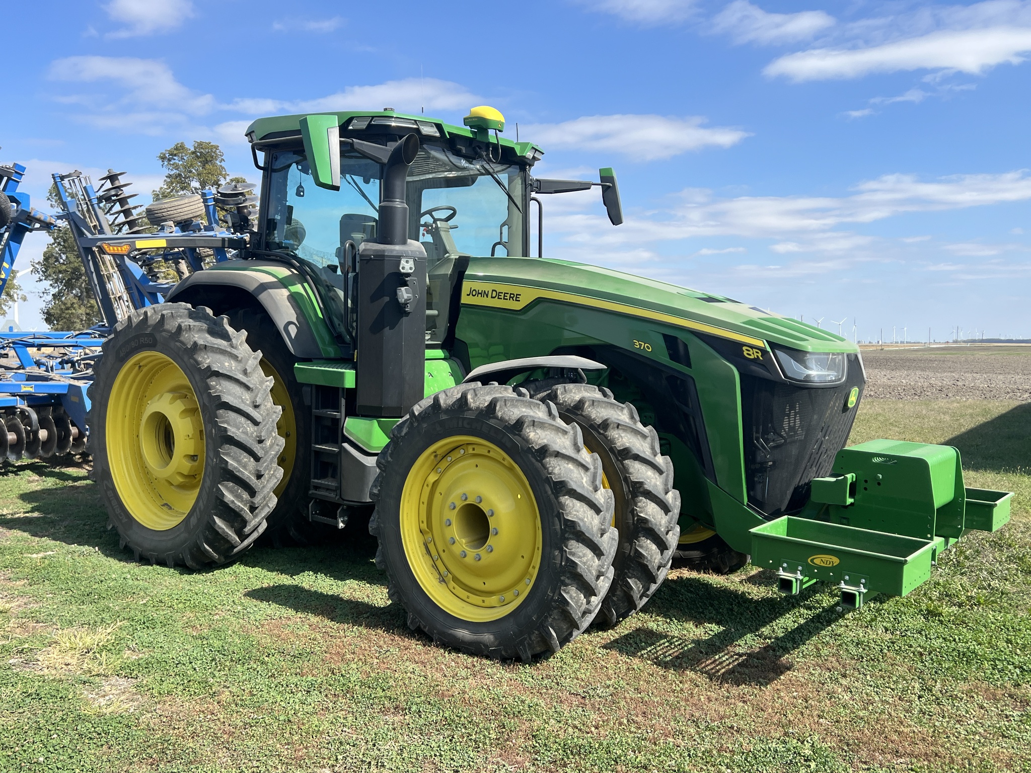 2023 John Deere 8R 370 Image 1