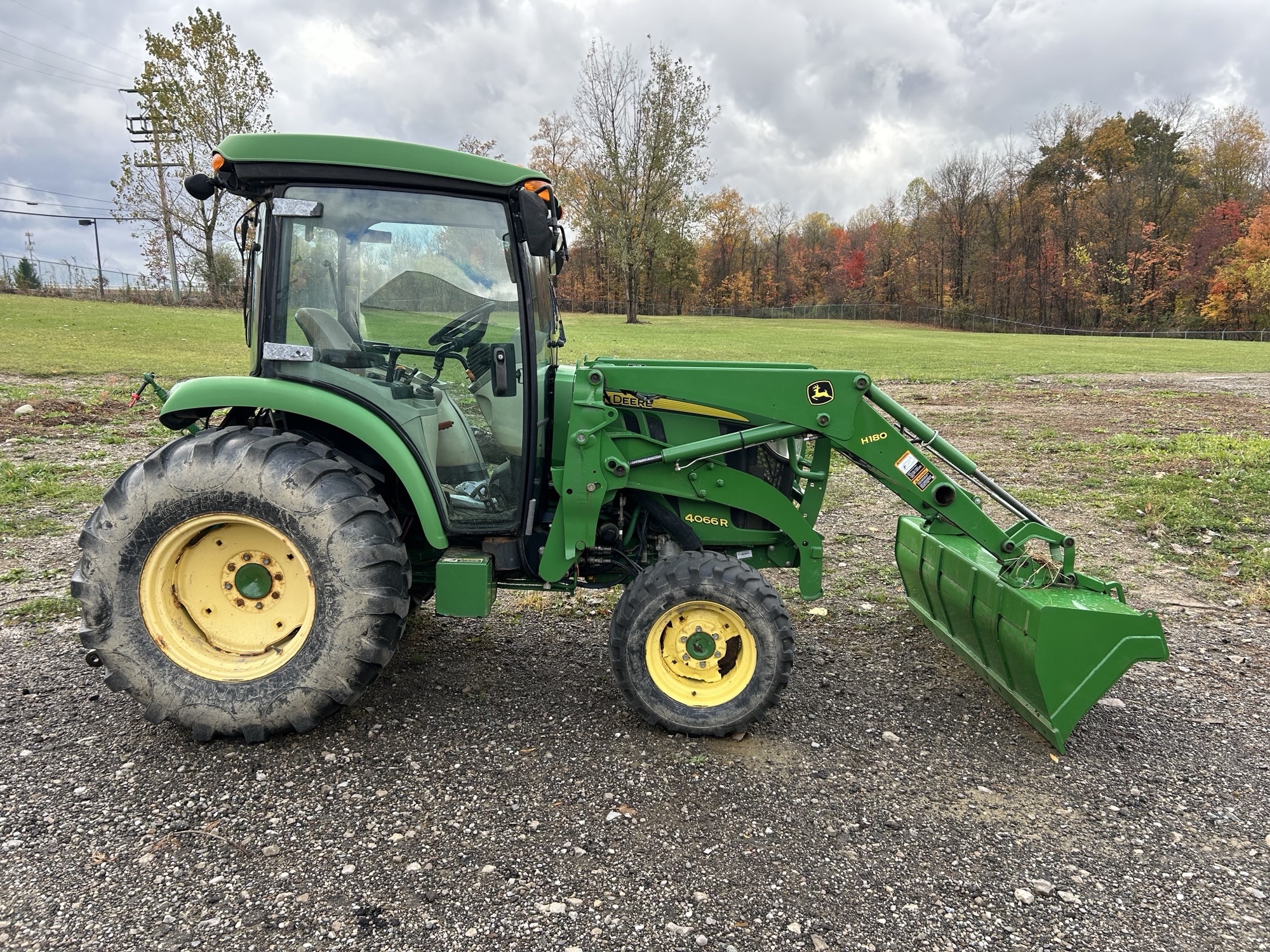 2014 John Deere 4066R Image 7