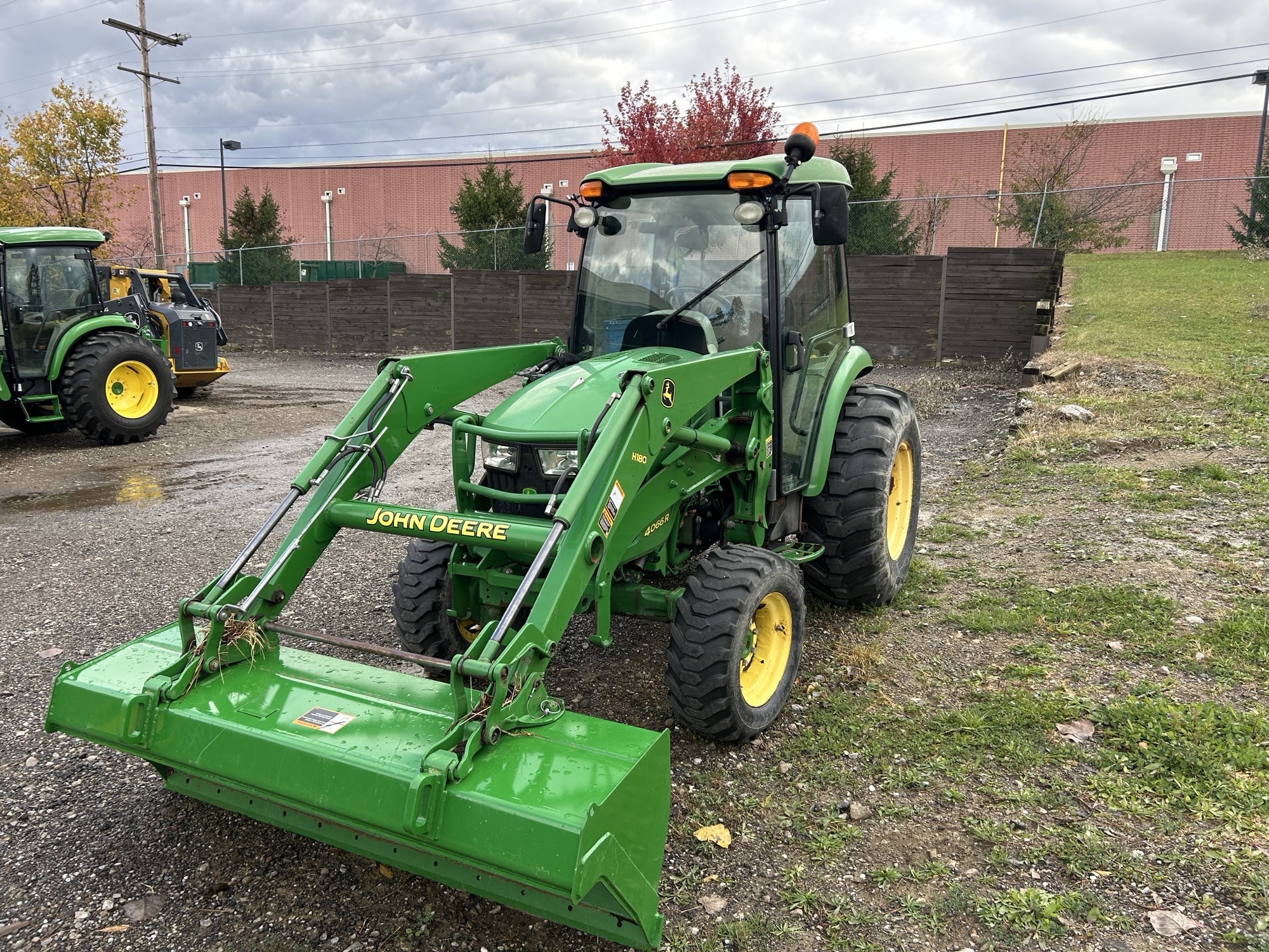 2014 John Deere 4066R Image 3