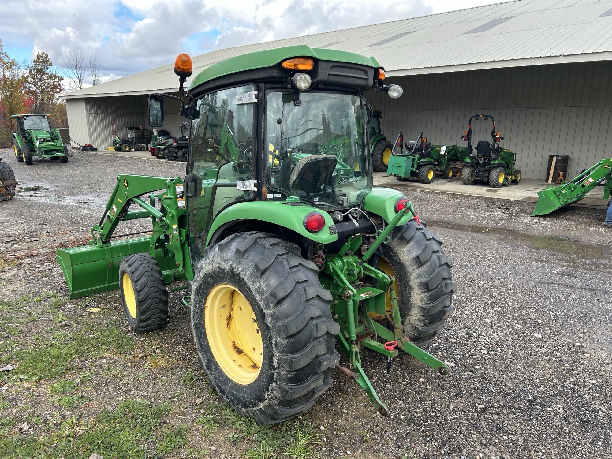 2014 John Deere 4066R Image 4