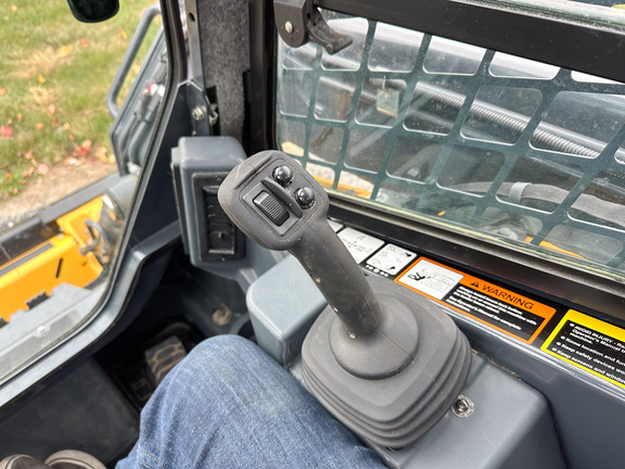 2024 John-Deere 325G