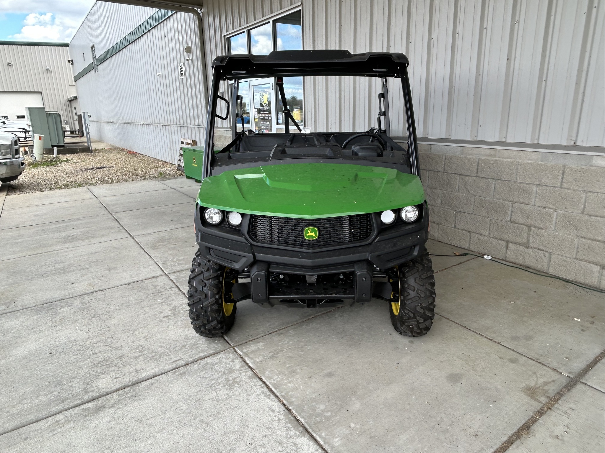 2025 John Deere 845E Image 2