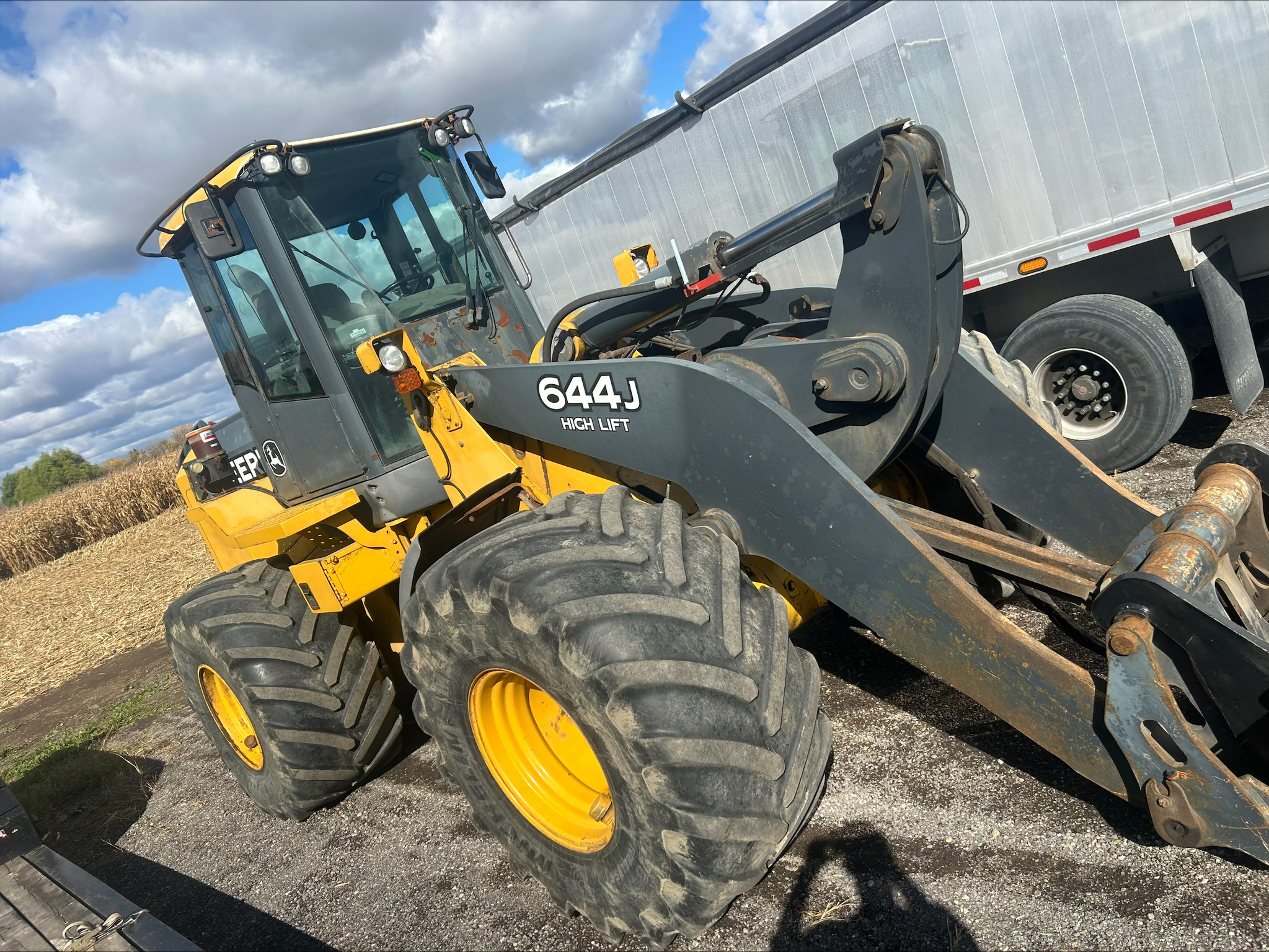 2008 John Deere 644J Image 2