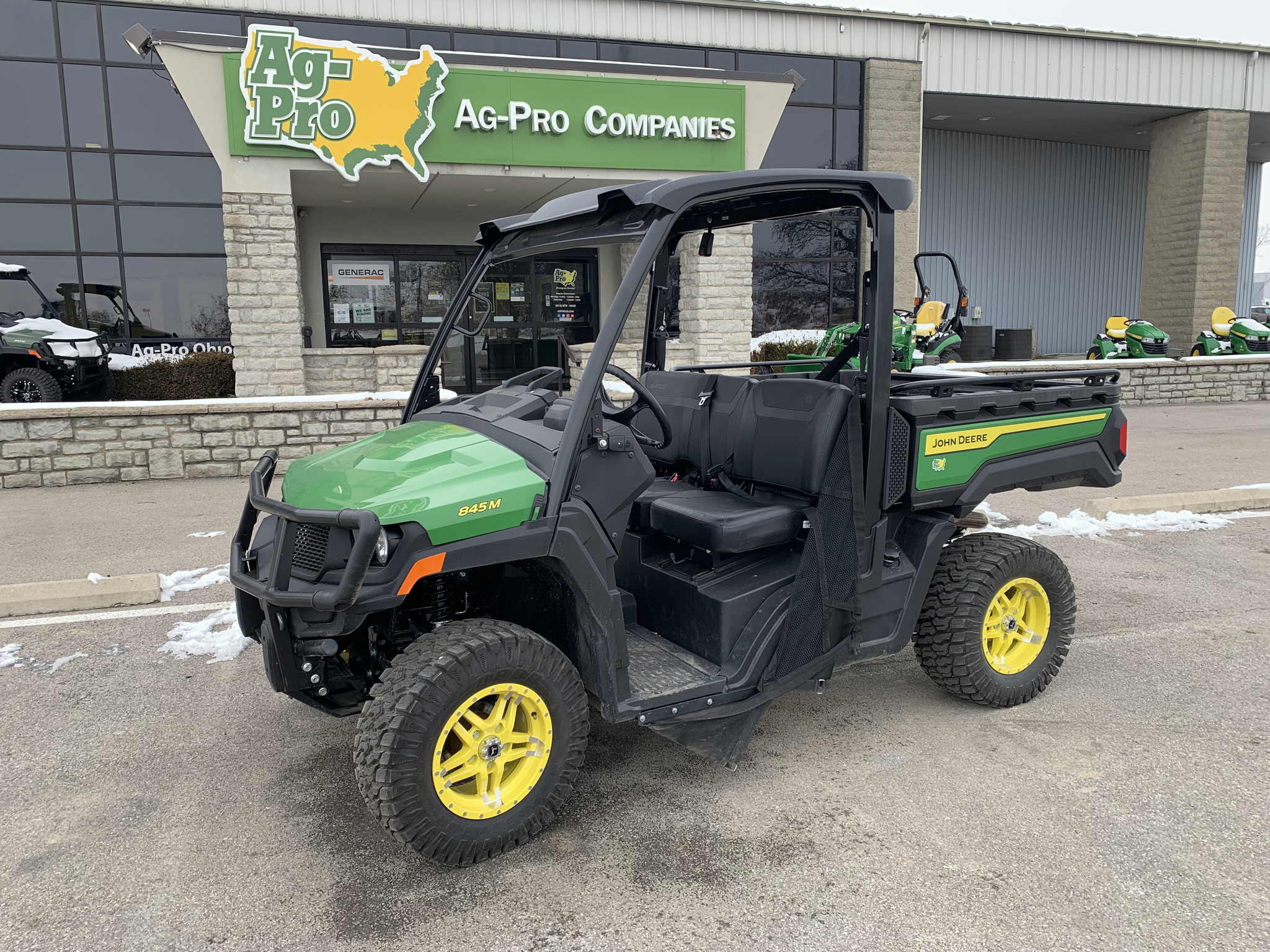 2025 John Deere XUV 845M Image 1