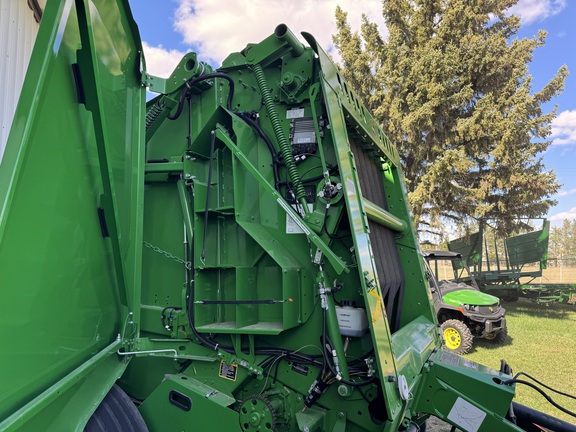 Used 2025 John Deere 561M Round Balers at Horizon Ag & Turf in Warburg, AB - Photo3