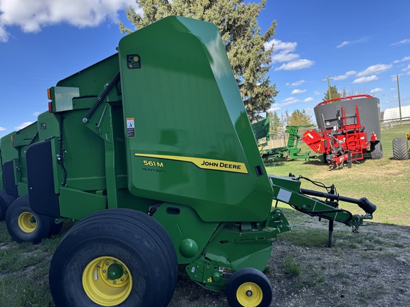  John Deere 561M