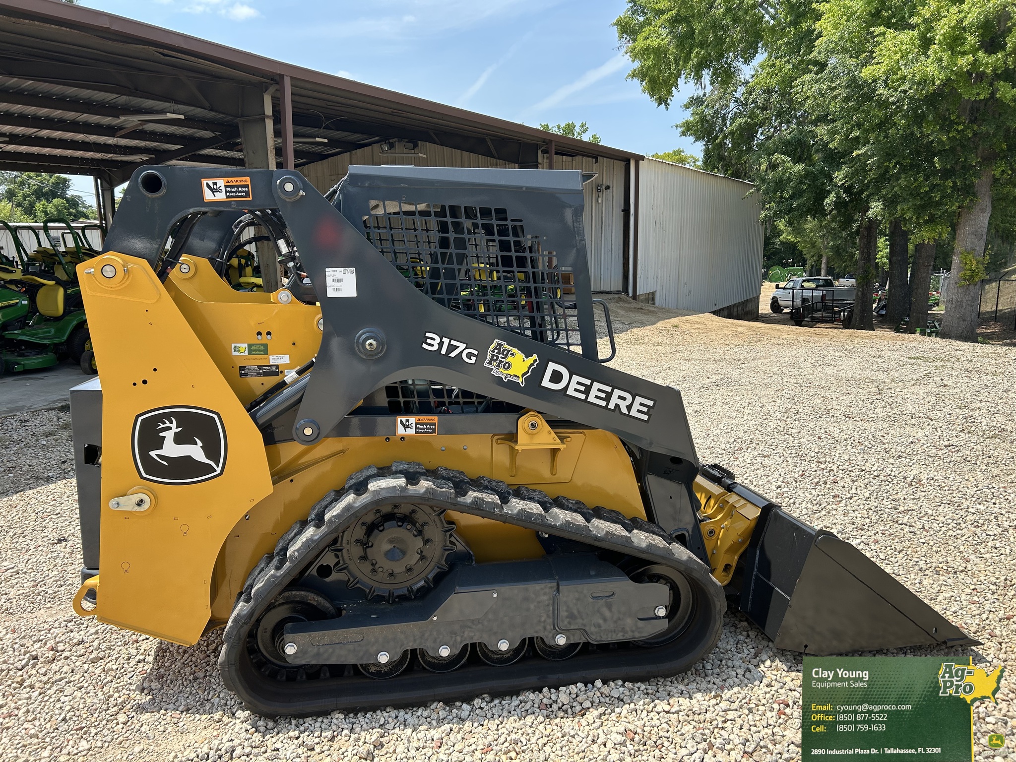 2024 John Deere 317G Image 3