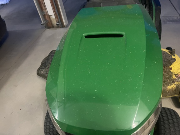 Used 2021 John Deere S240 Lawn & Garden Tractors at Koenig Equipment in Lebanon, OH - Photo4