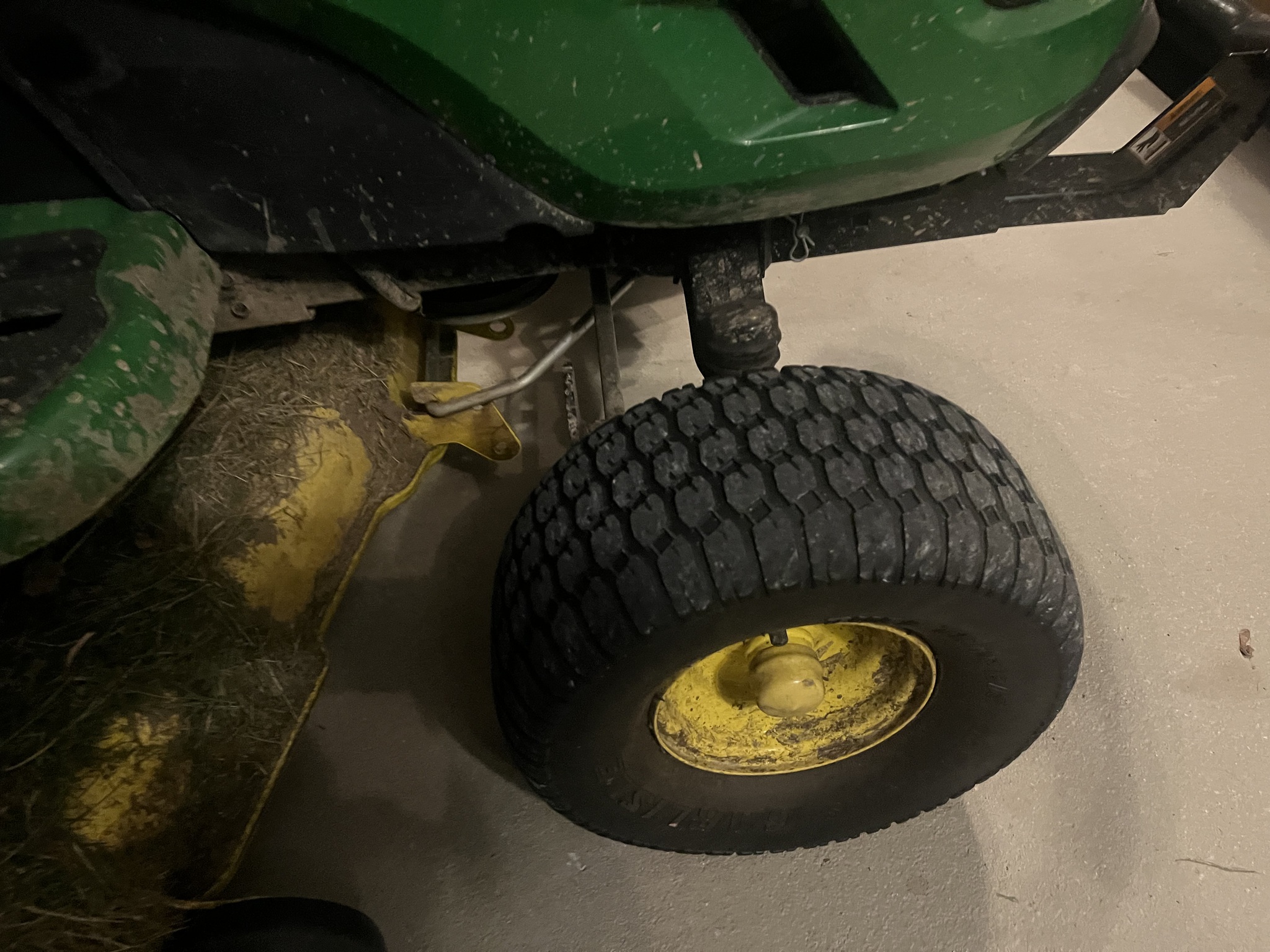 Used 2021 John Deere S240 Lawn & Garden Tractors at Koenig Equipment in Lebanon, OH - PhotoXL6