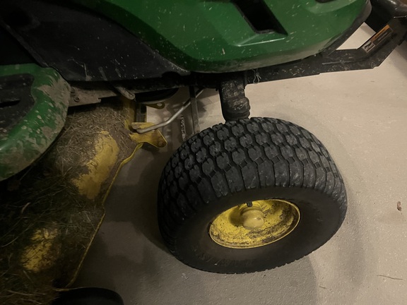 Used 2021 John Deere S240 Lawn & Garden Tractors at Koenig Equipment in Lebanon, OH - Photo6