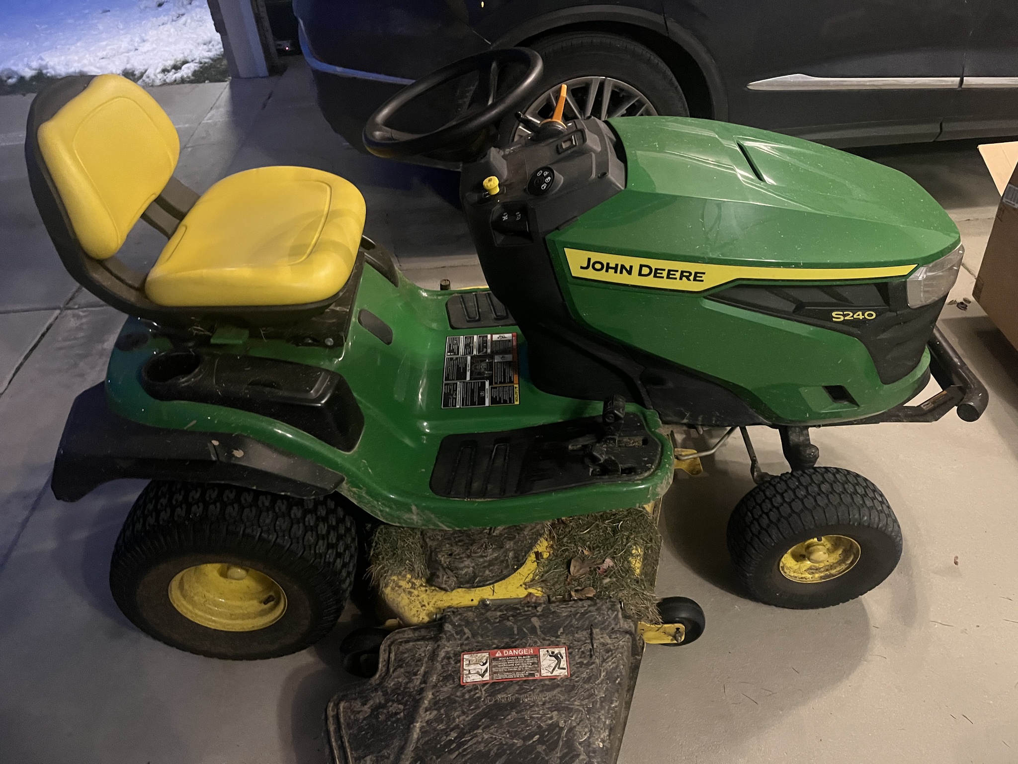 Used 2021 John Deere S240 Lawn & Garden Tractors at Koenig Equipment in Lebanon, OH - PhotoXL1