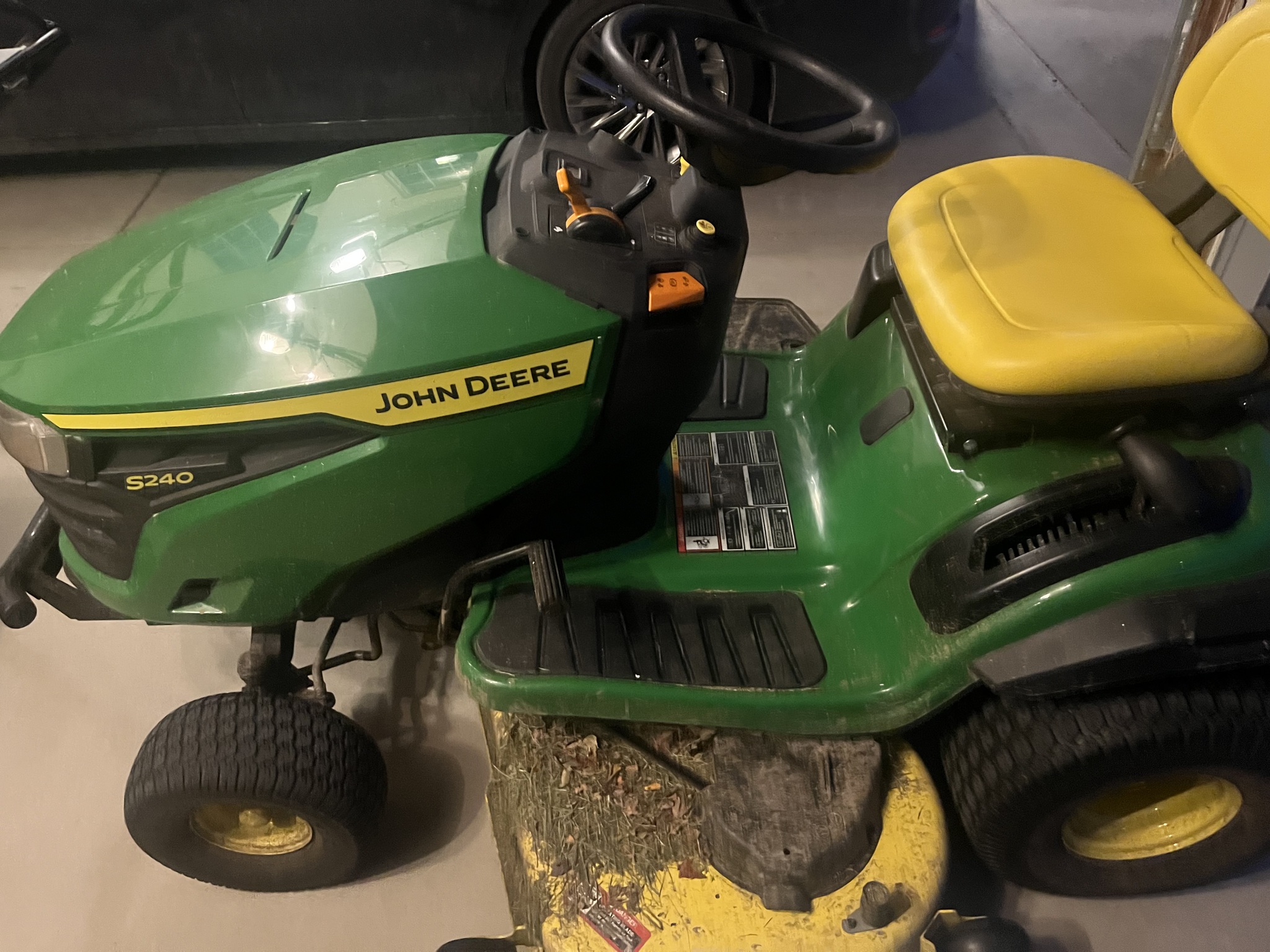 Used 2021 John Deere S240 Lawn & Garden Tractors at Koenig Equipment in Lebanon, OH - PhotoXL0