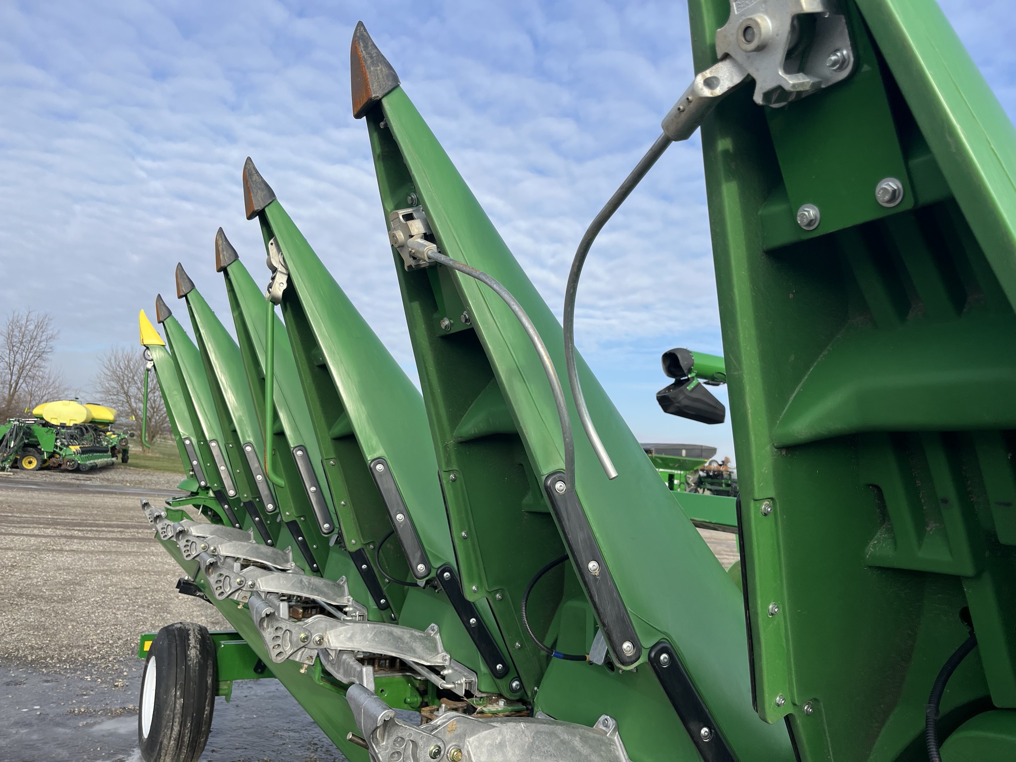 2025 John Deere CR 8 Image 8