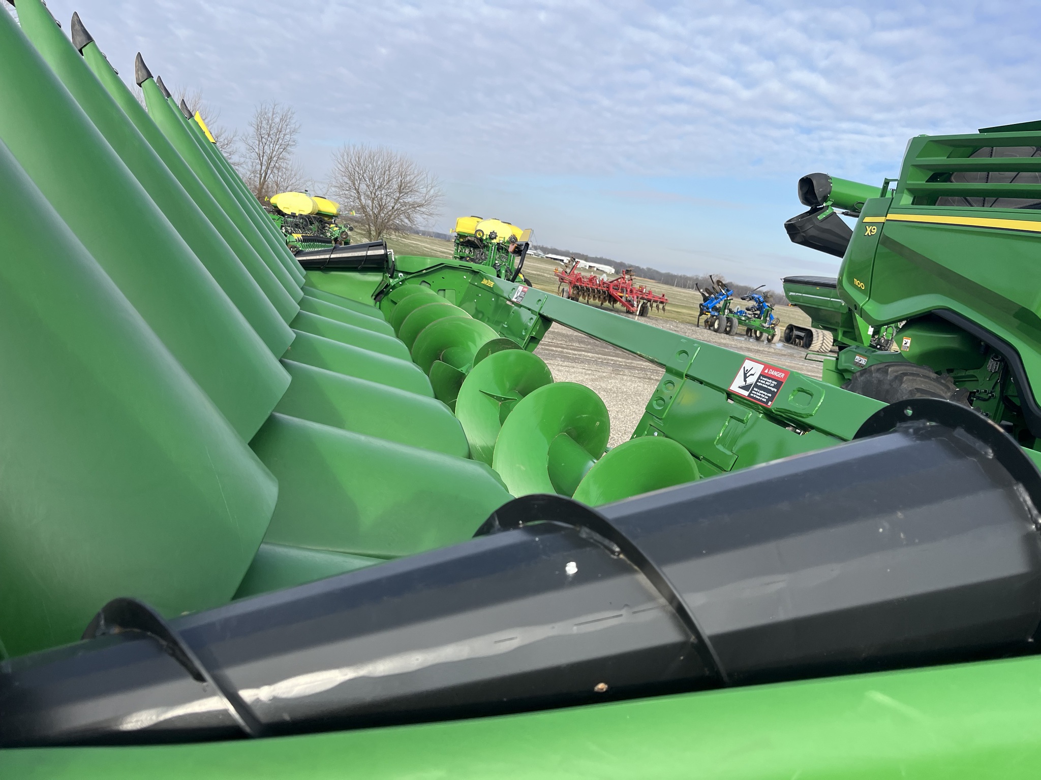 2025 John Deere CR 8 Image 7