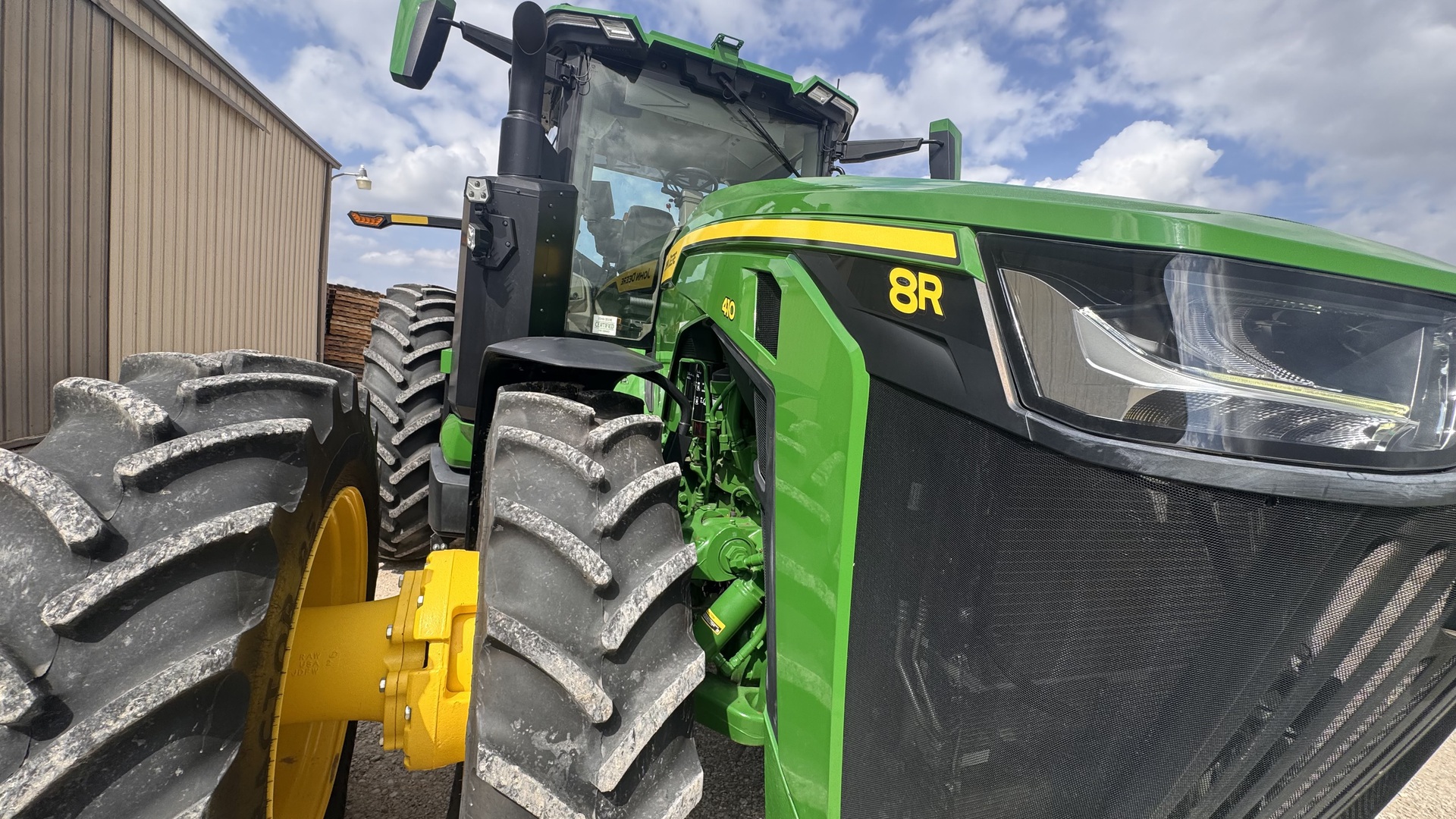  2023 John Deere 8R 410 at Heritage Tractor in Geneseo, IL
