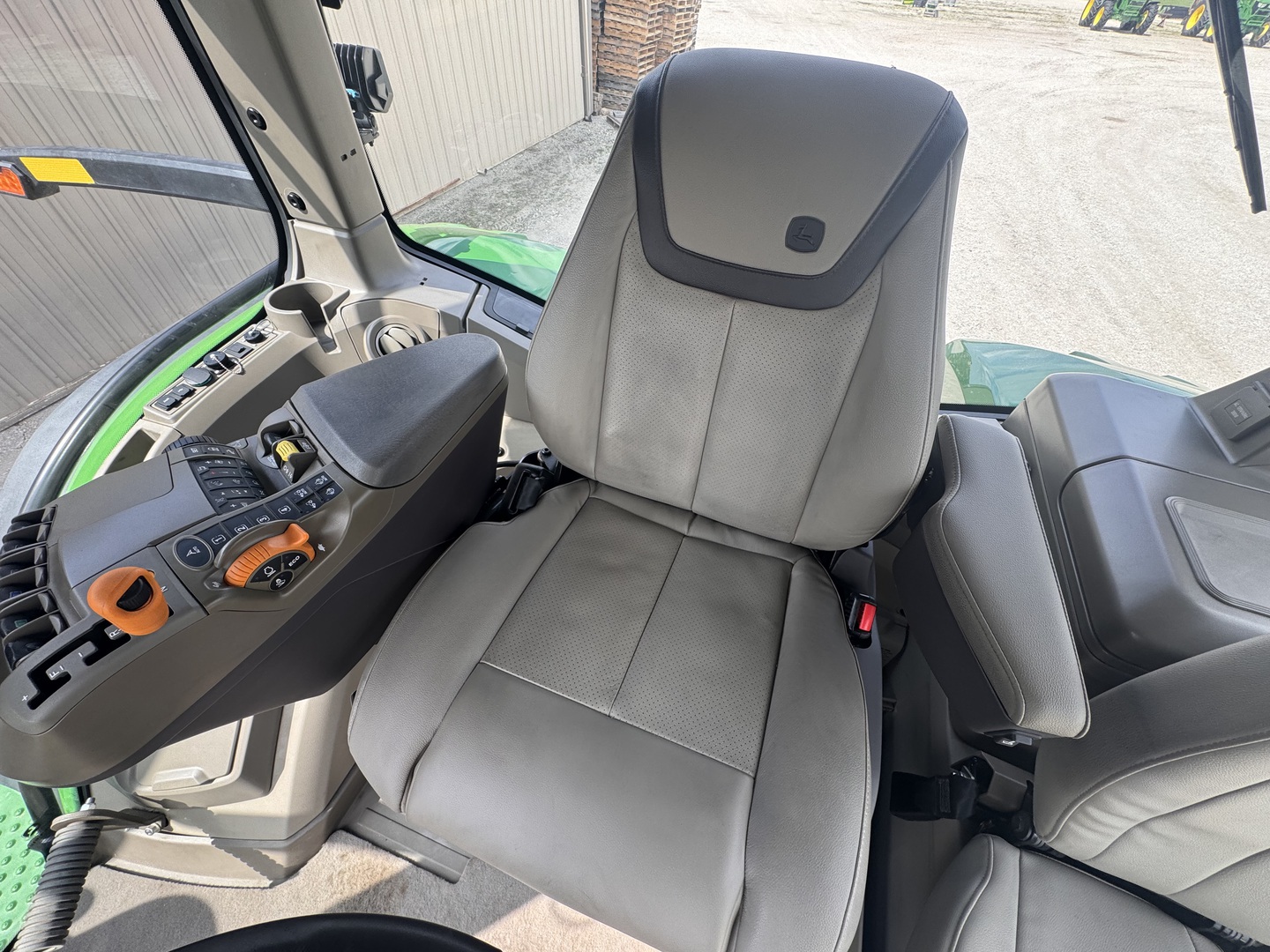  2023 John Deere 8R 410 at Heritage Tractor in Geneseo, IL