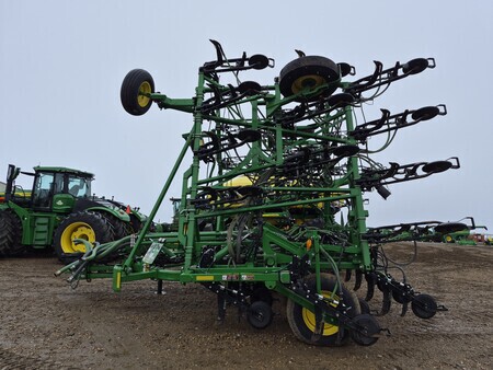 Used 2019 John Deere 1870 Air Drills and Seeders at Horizon Ag & Turf in St. Paul, AB - Photo4