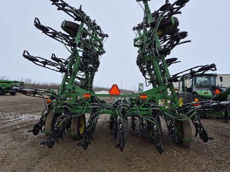 Used 2019 John Deere 1870 Air Drills and Seeders at Horizon Ag & Turf in St. Paul, AB - Photo7