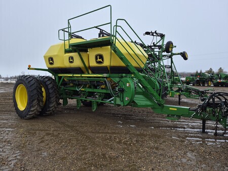 Used 2019 John Deere 1870 Air Drills and Seeders at Horizon Ag & Turf in St. Paul, AB - Photo16