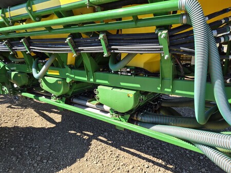 Used 2019 John Deere 1870 Air Drills and Seeders at Horizon Ag & Turf in St. Paul, AB - Photo11