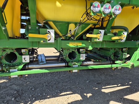 Used 2019 John Deere 1870 Air Drills and Seeders at Horizon Ag & Turf in St. Paul, AB - Photo15