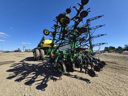 Used 2019 John Deere 1870 Air Drills and Seeders at Horizon Ag & Turf in St. Paul, AB - Photo10