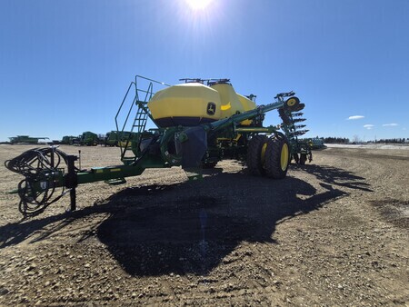 Used 2019 John Deere 1870 Air Drills and Seeders at Horizon Ag & Turf in St. Paul, AB - Photo4