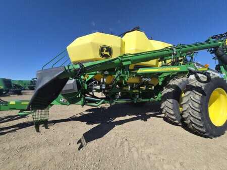 Used 2019 John Deere 1870 Air Drills and Seeders at Horizon Ag & Turf in St. Paul, AB - Photo6