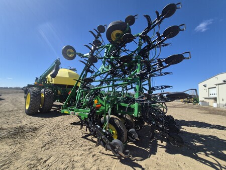 Used 2019 John Deere 1870 Air Drills and Seeders at Horizon Ag & Turf in St. Paul, AB - Photo18