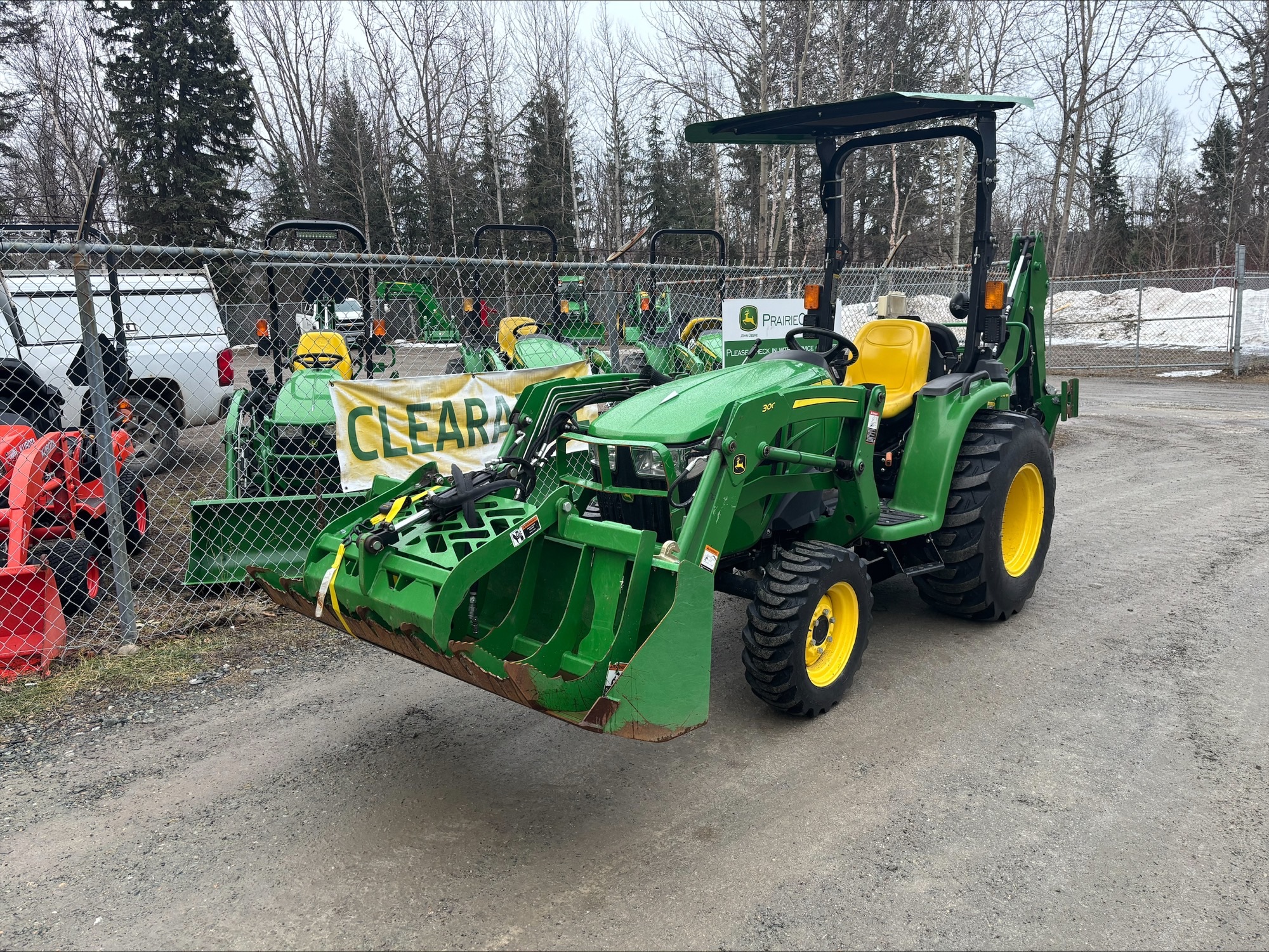 2021 John Deere 3025E Image 7
