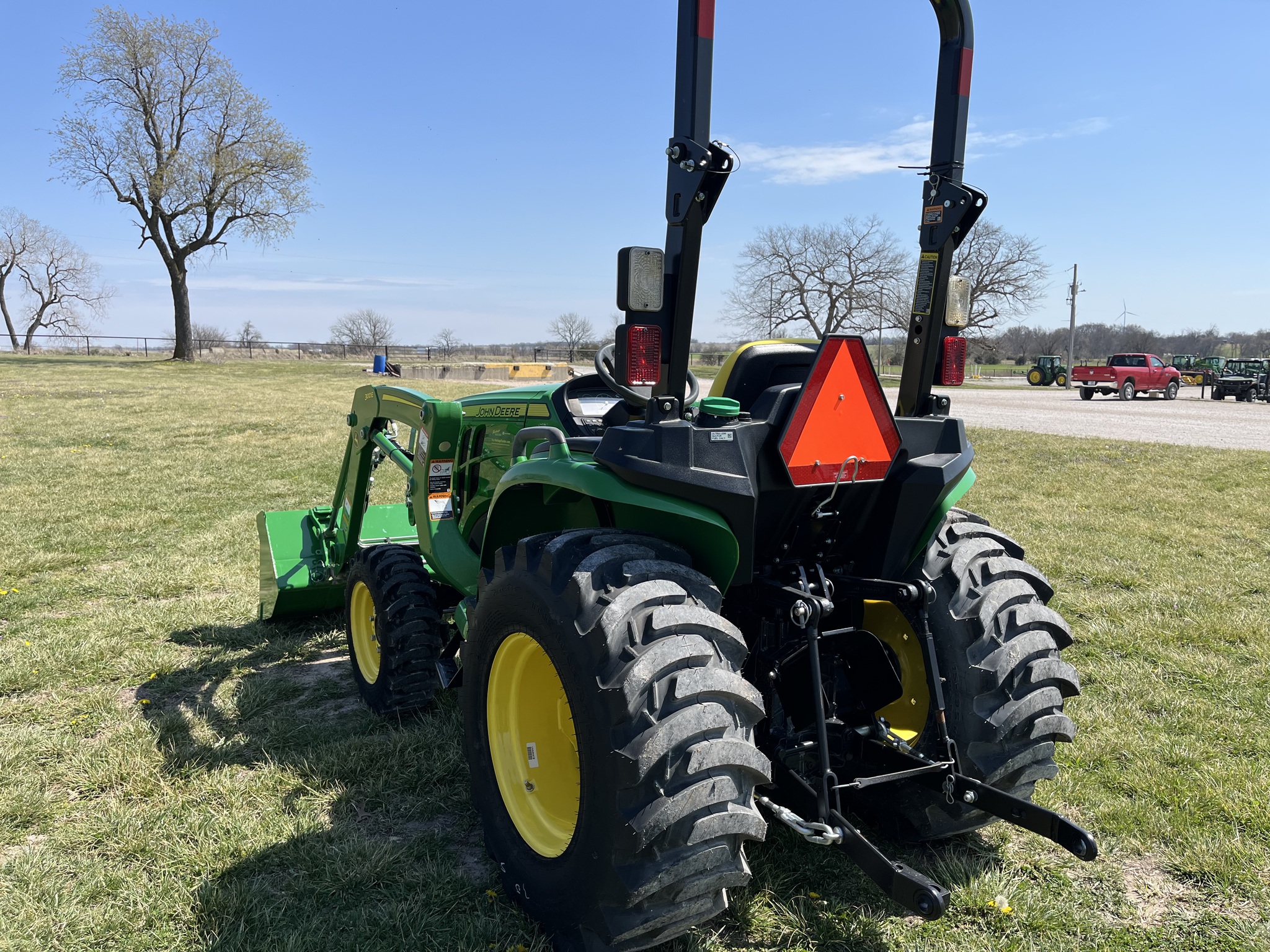  2024 John Deere 3032E at Heritage Tractor in Lockwood, MO